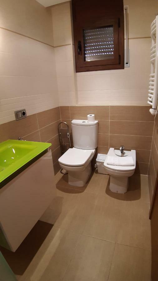 Apartaments Julia Pobla de Segur Exterior foto